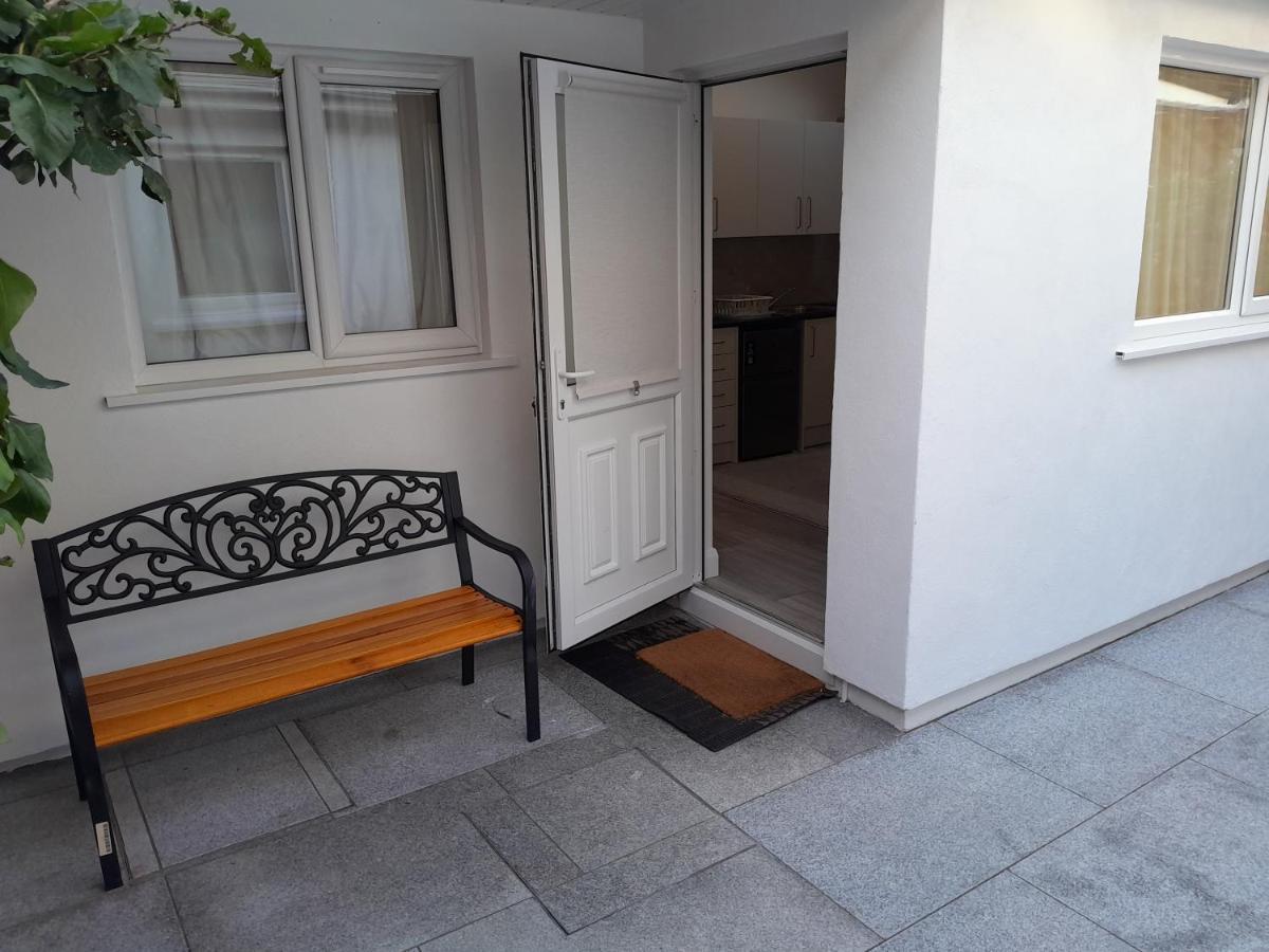 Nd'S Apartment Phibblestown 外观 照片